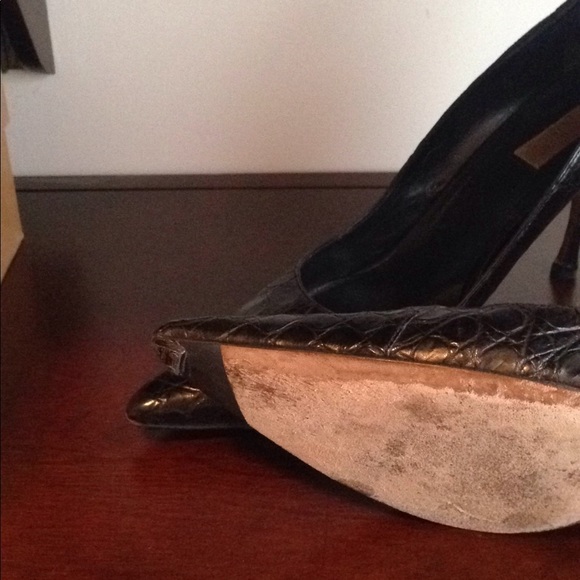 Michael Kors Crocodile Pumps - Picture 3 of 5